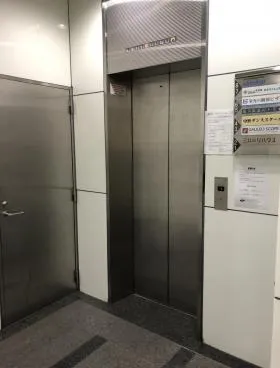 ジャノメ麻布十番ビルの外観