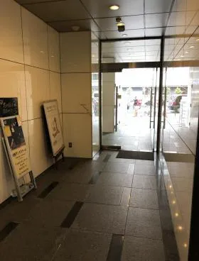 ジャノメ麻布十番ビルの外観