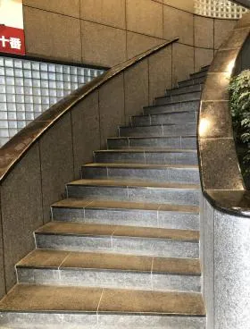 マイスクエアビルの外観