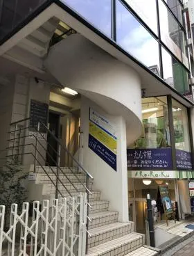 JMNビルの外観