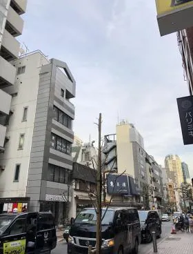JMNビルの外観