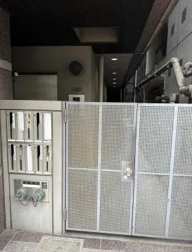 眞帆ビルの外観