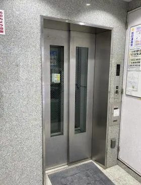 酒井ビルの外観