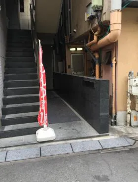 F1プラザビルの外観