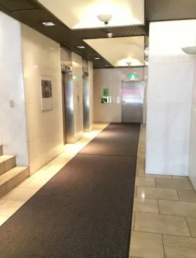 松岡銀七ビルの外観
