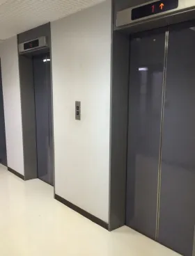 松岡銀七ビルの外観