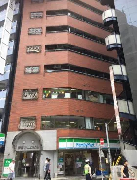 新宿コムロビルの外観