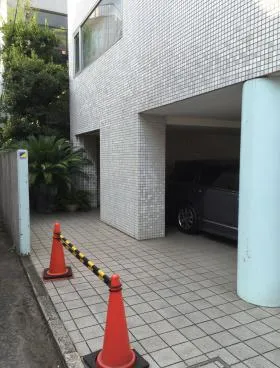クリーデンス麻布台ビルの外観