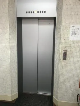 ニュー協栄ビルの外観