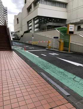 三田ナショナルコートビルの外観