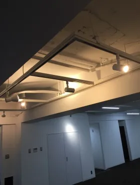 カメダビルの外観