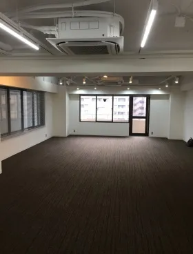 カメダビルの外観