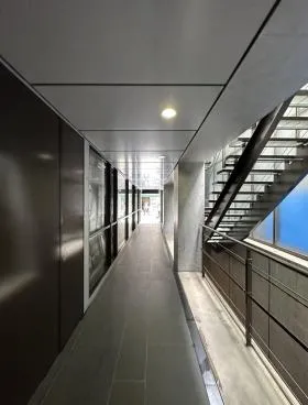 寿ビルの外観