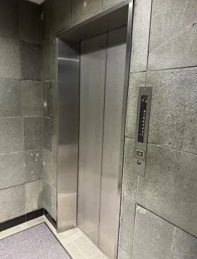 第2富田ビルの外観
