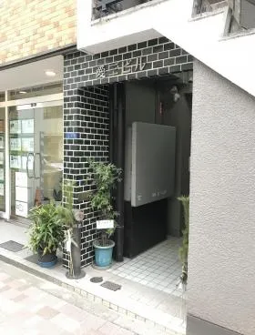 愛三ビルの外観