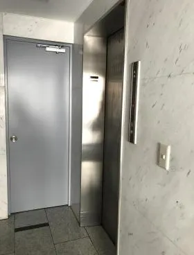 サナダビルの外観