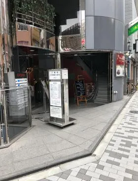 アポリアビルの外観