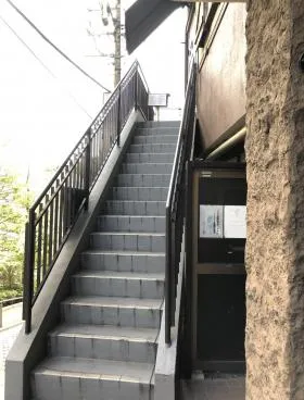 麻布台マンションビルの外観