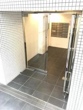 コンフォリア麻布台ビルの外観