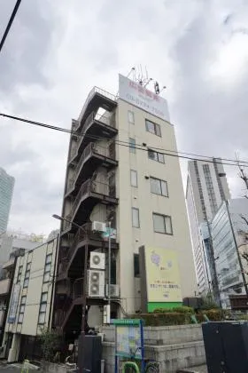 飯倉山雅ビルの外観