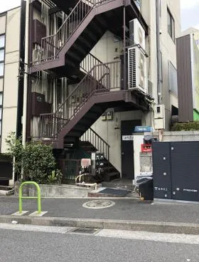 飯倉山雅ビルの外観