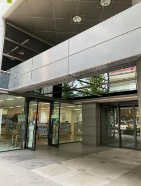 SOUTHGATE新宿ビルの外観