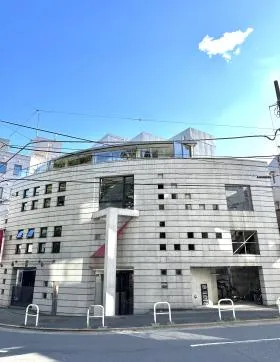 狸穴アークビルの外観