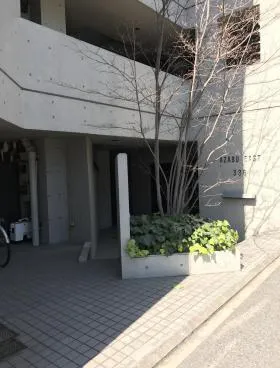 麻布イーストビルの外観