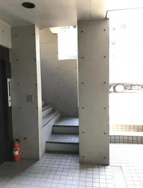 麻布イーストビルの外観