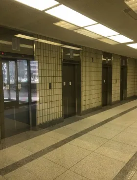 晴海パーク新館ビルの外観