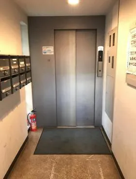 ロイヤル東麻布ビルの外観