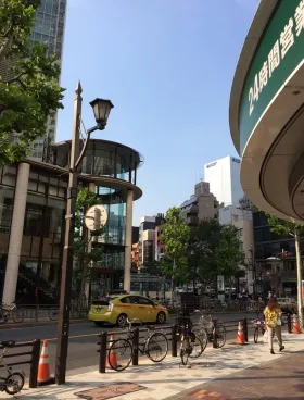 国際新赤坂 東館の外観