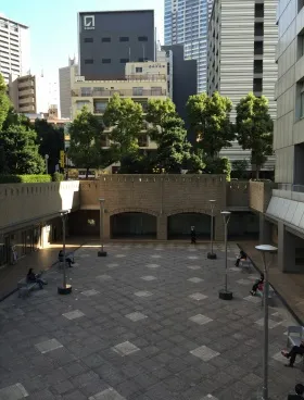 国際新赤坂 西館ビルの外観