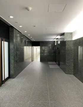 ザイマックス岩本町(旧:友泉岩本町)ビルの外観