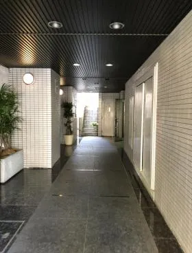 MCMビルの外観