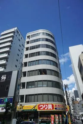 酒巻ビルの外観