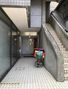 NAVALビルの外観
