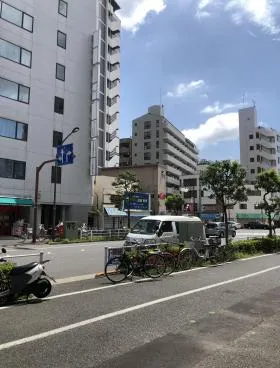 NAVALビルの外観