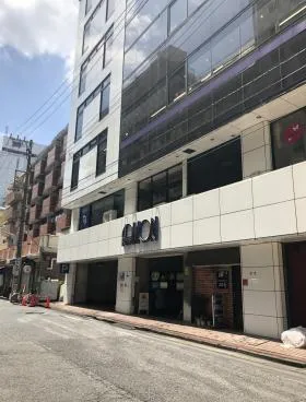 共和七番館の外観