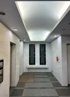 東益ビルの外観