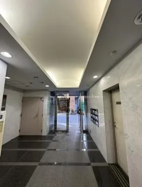 東益ビルの外観
