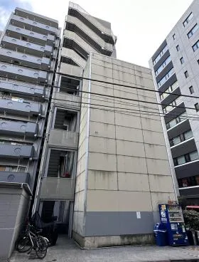 東益ビルの外観