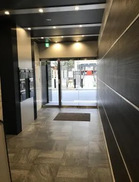 新一ビルの外観
