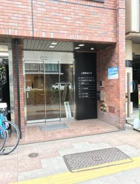 上野鈴木ビルの外観