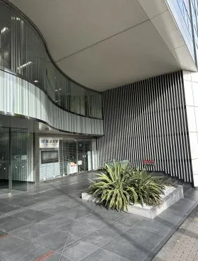 五島育英会ビルの外観
