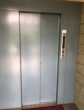 ワクタビルの外観