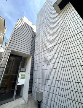 LUMBER ONE 南平台の外観