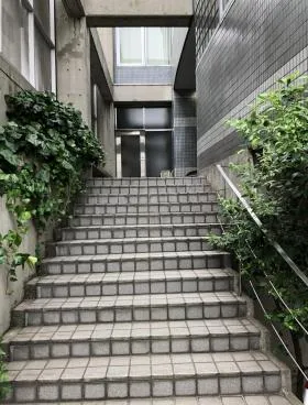 シシドビルの外観