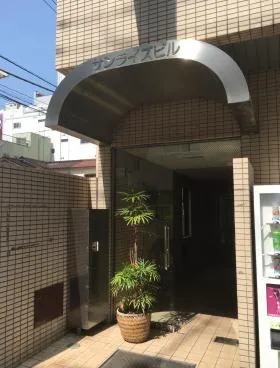 サンライズビルの外観