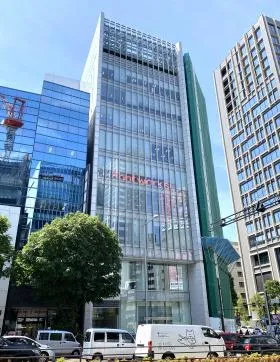 日新青山ビルの外観